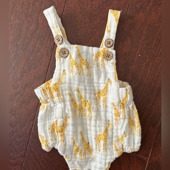 Mud Pie Other - Mudpie giraffe romper